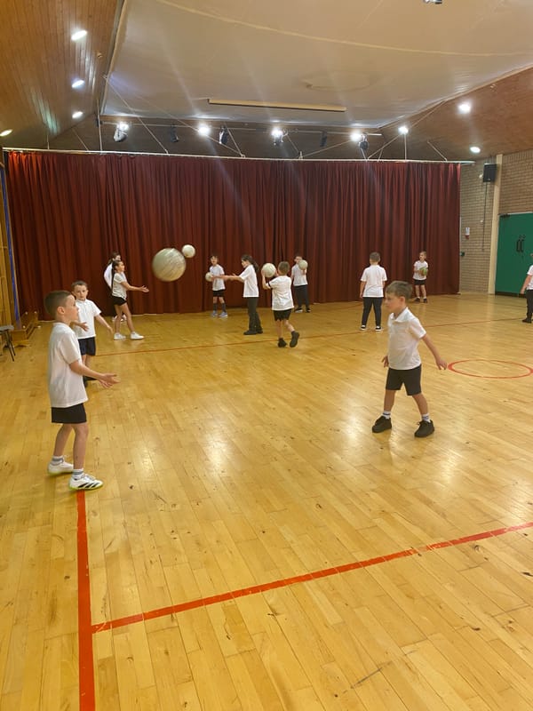 Year 4B Gaelic coaching with Brian from Sean Dolan’s