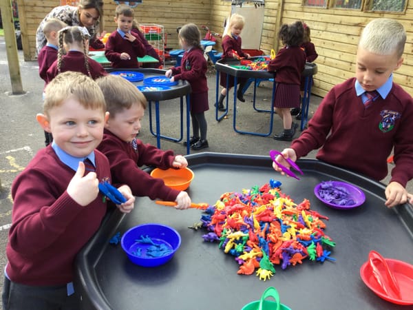 Learning outdoors in Year 1a