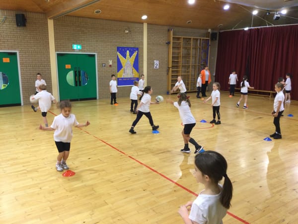 Year 4A first Gaelic coaching session with Brian