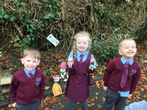 Year 1a enjoying Fairy Tales.