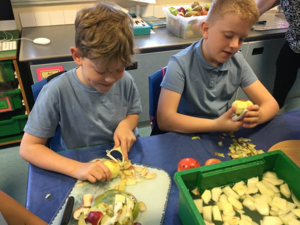 Making apple crumble in Y6.