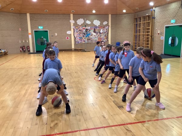 Year 4B ball control and team games